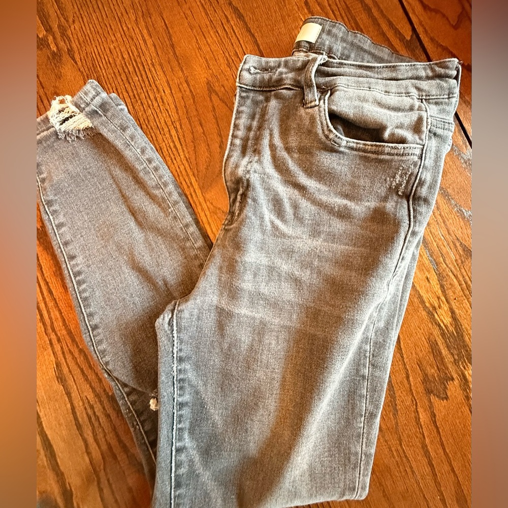 Vervet Stylish Gray Distressed Jeans